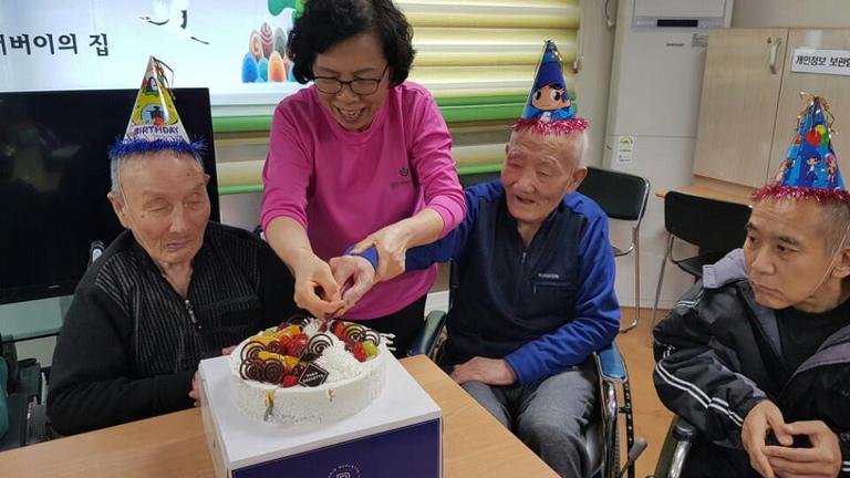 18년도 3월 29일 1분기 어르신생신,종이접기프로그램