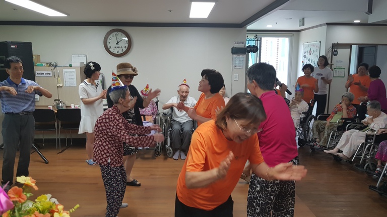 18년도 6월 20일 2분기생신잔치 및 하누리봉사단