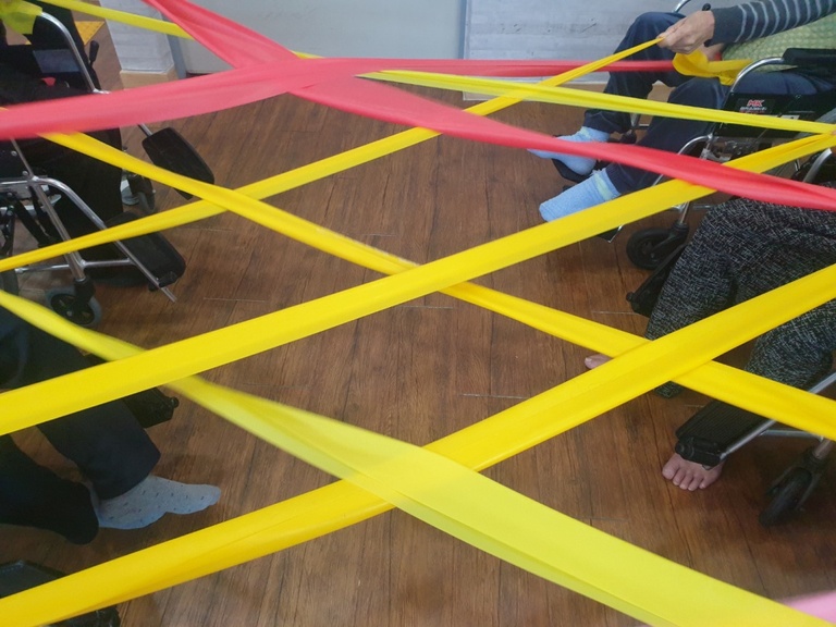 밴드를 이용한 직조 짜기