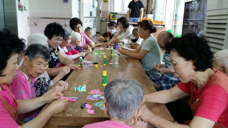 왕촌어버이의집 종이접기 프로그램